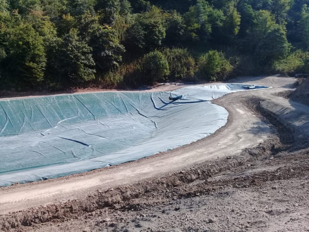 Geomembrane insulation in the irrigation lake of Masalli river plantation