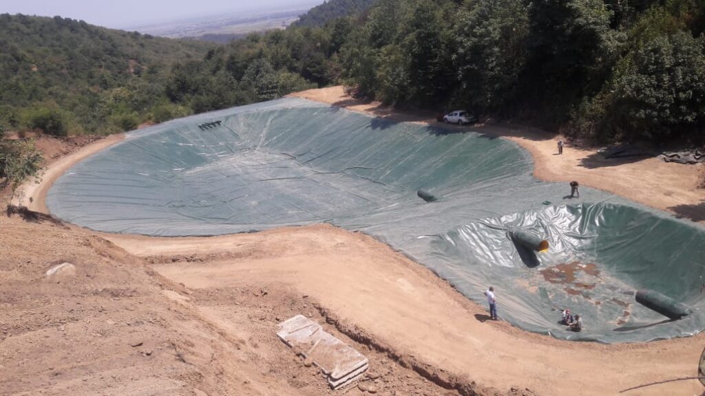 Geomembrane insulation in the irrigation lake of Masalli river plantation