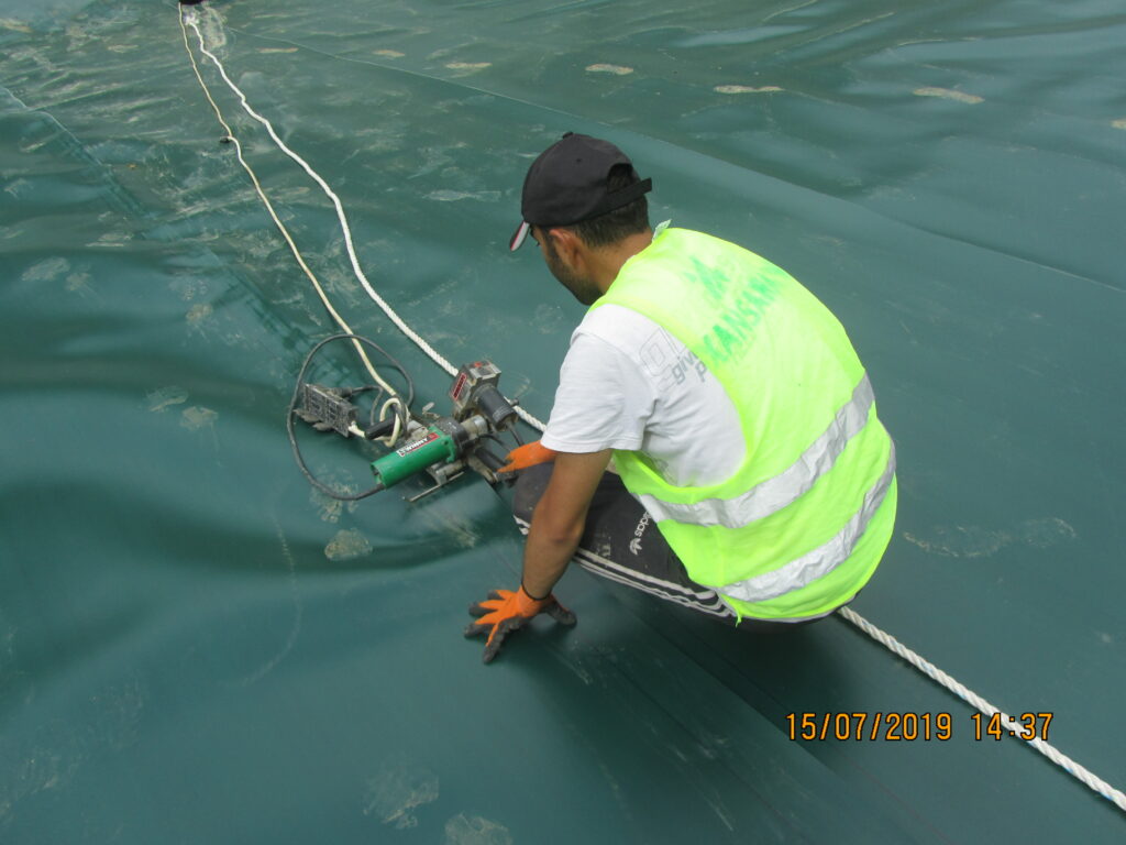 Geomembrane insulation in the irrigation lake of Masalli river plantation